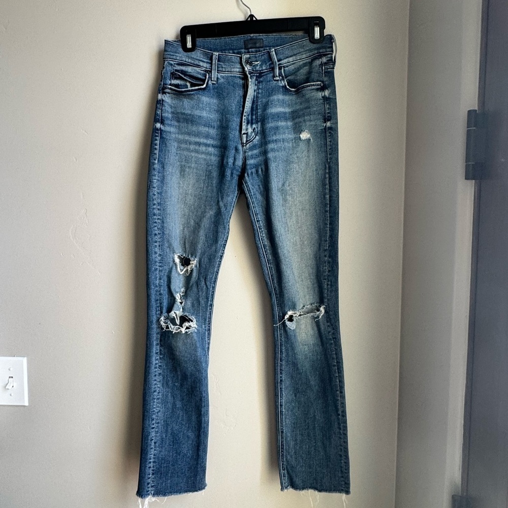 MOTHER Mid Rise Dazzler Ankle Fray Jeans Distressed Knees Weekend Warrior 27